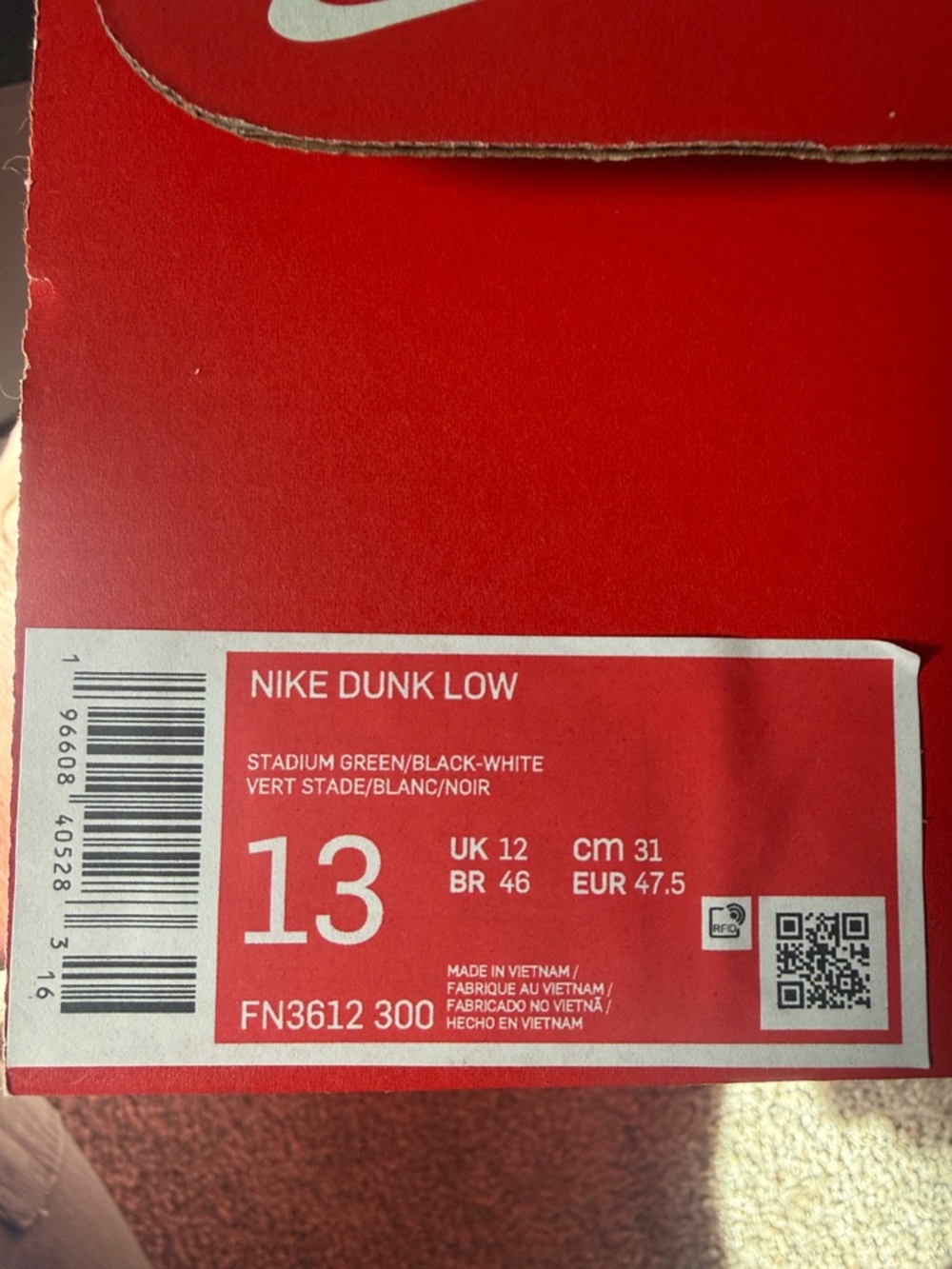 Nike Dunk Low Celtics Low-Top Sneakers in Green, White & Black - Picture 14 of 14